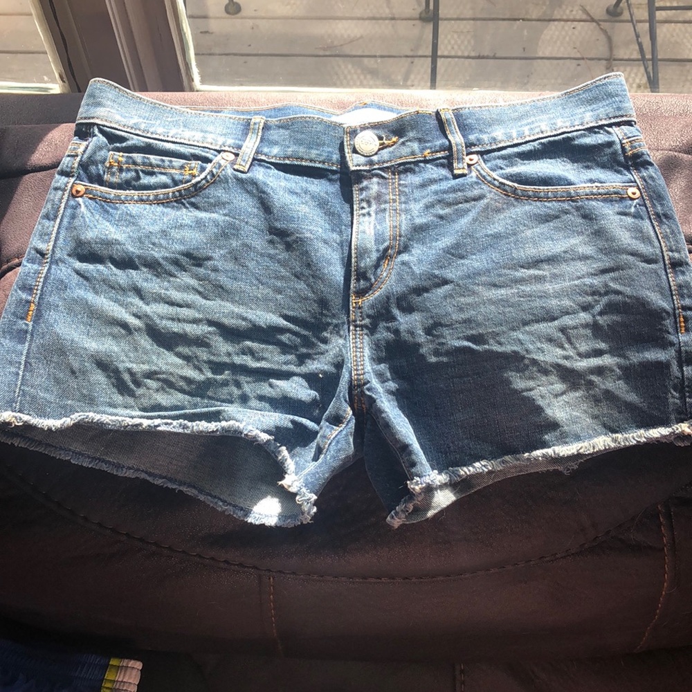 Loft jean shorts in excellent condition. Size 26/2